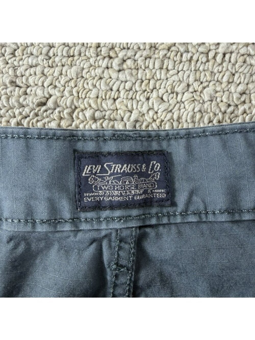 Levi's Pocket Ripstop Cargo Shorts Blue Hiking Fishing Men's Size 42 x 8 - Picture 2 of 8